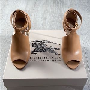 Burberry twist lock consent ankle boots